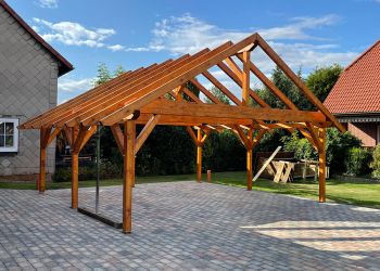 Konventionelles Carport aus Göddeckenrode
