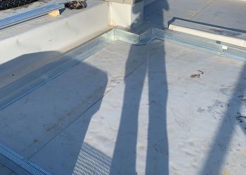 Dachbegrünung mit Solartechnik aus Göddeckenrode